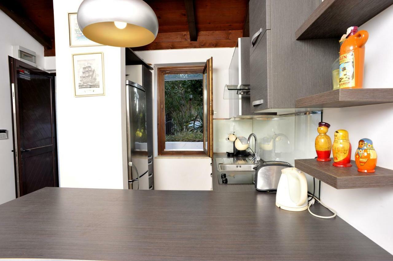 Holiday House Lena Пореч Екстериор снимка