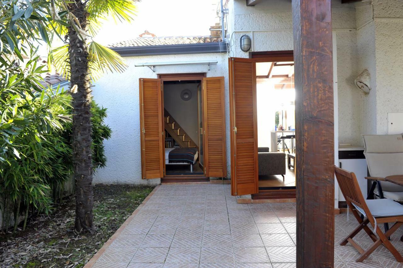 Holiday House Lena Пореч Екстериор снимка